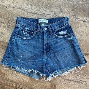 Abercrombie & Fitch Curve Love The Boyfriend Short Midrise Womens 0
